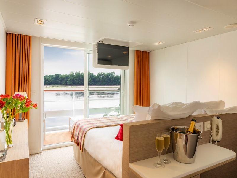 Upper Deck 2 Adjustable Twin Beds CAT. C